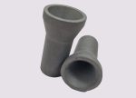سندبلاست چیست؟ ساب پاشی اغلب با عنوان «سندبلاست» (Sandblast) شناخته می‌شود. اگرچه سندبلاست، فقط یکی از روش‌های ساب پاشی است که برای تمیزکاری، پرداخت و تغییر شکل سطوح سخت مورد استفاده قرار می‌گیرد. به دستگاه مورد استفاده در این فرآیند، «سندبلاستر» (Sandblaster) می‌گویند.
