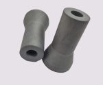 سندبلاست چیست؟ ساب پاشی اغلب با عنوان «سندبلاست» (Sandblast) شناخته می‌شود. اگرچه سندبلاست، فقط یکی از روش‌های ساب پاشی است که برای تمیزکاری، پرداخت و تغییر شکل سطوح سخت مورد استفاده قرار می‌گیرد. به دستگاه مورد استفاده در این فرآیند، «سندبلاستر» (Sandblaster) می‌گویند.